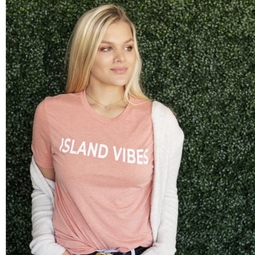 Island Vibes Graphic tee